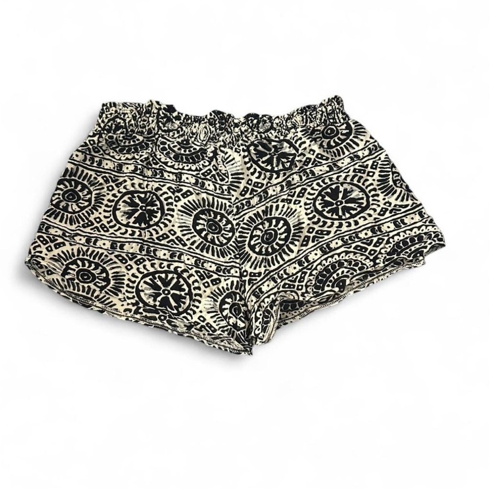 Connection 18 Black and Cream Shorts - Picture 2 of 4